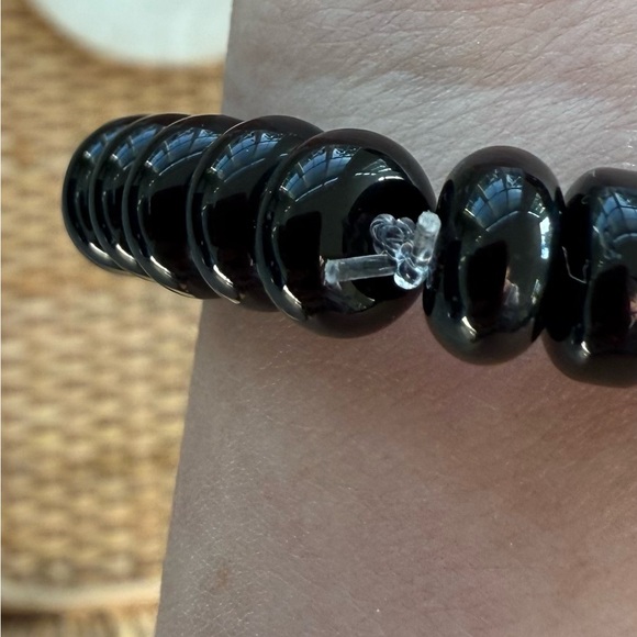 Black Beaded Trending Fish Stretch Bracelet - Picture 6 of 12